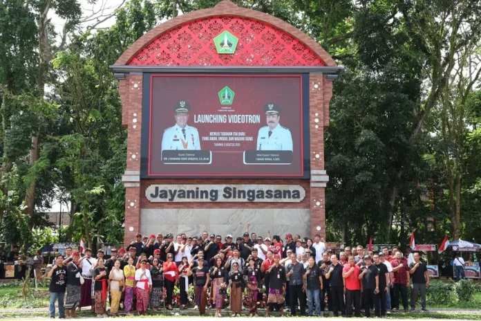 Videotron baru di Lapangan Dangin Carik Tabanan