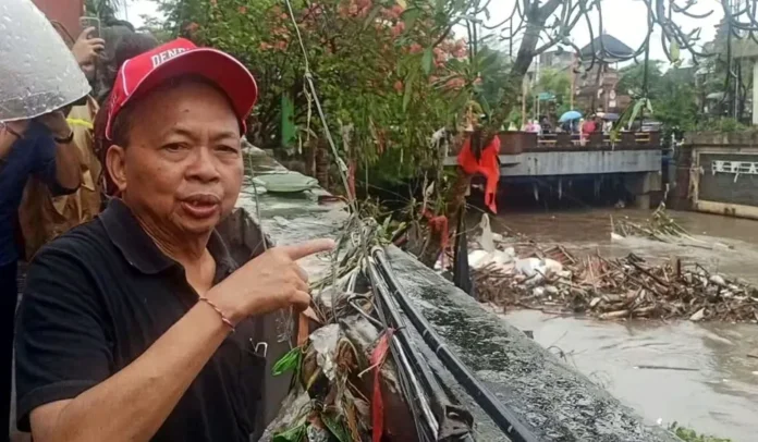Gubernur Koster meninjau lokasi banjir