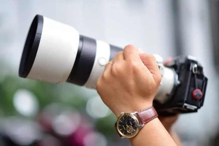 Kamera DSLR Photo by Sóc Năng Động Pexels