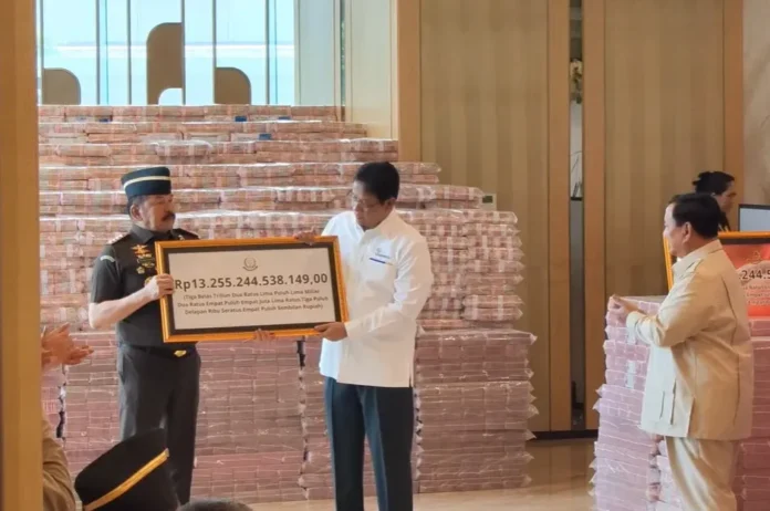 Kejagung serahkan uang sitaan ke Menkeu Kejagung serahkan uang sitaan ke Menkeu