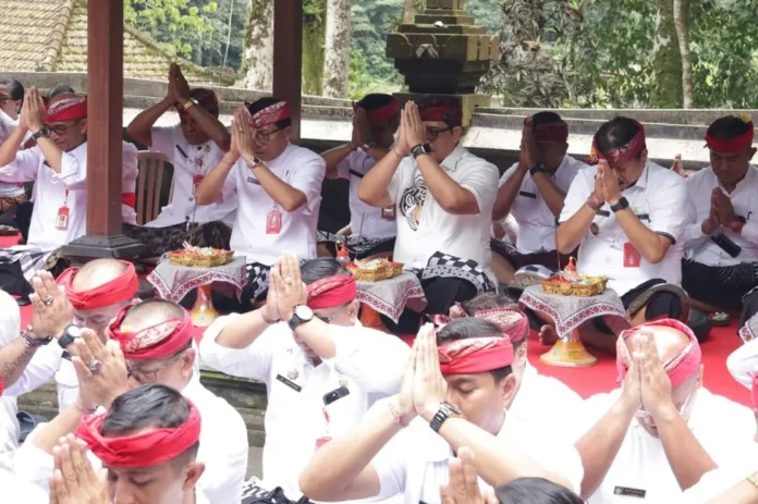 Persembahyangan Purnama Kapat