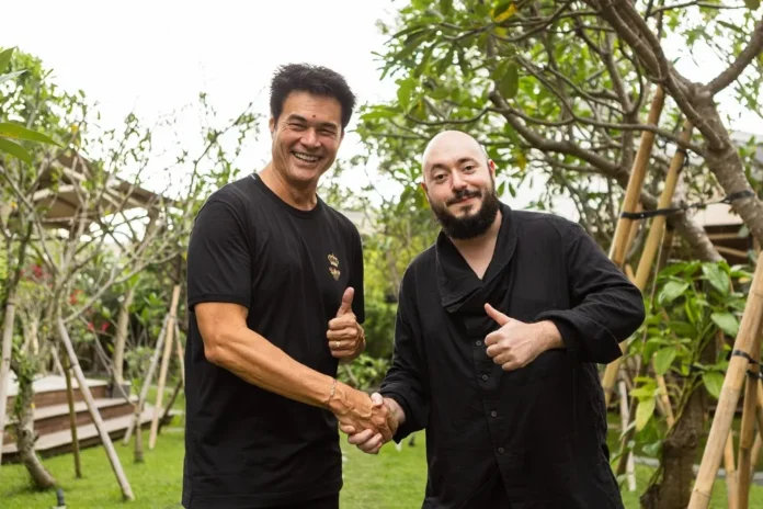 Roger J Hamilton dan Lev Kroll