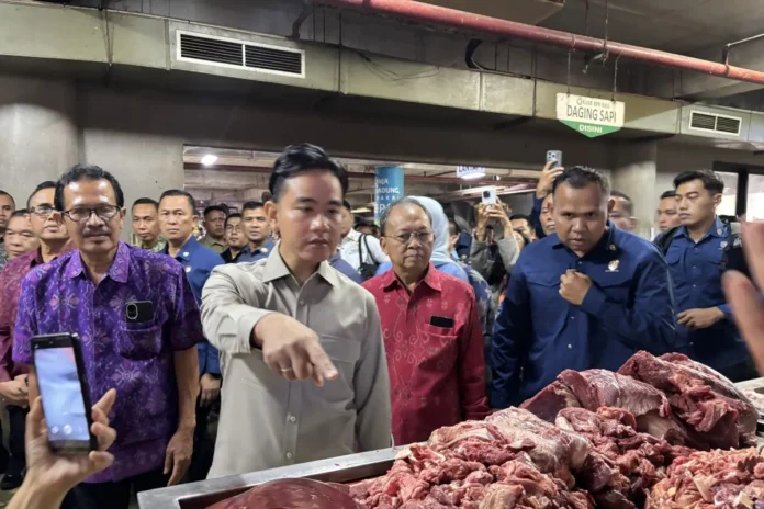 Gibran kunjungi Pasar badung