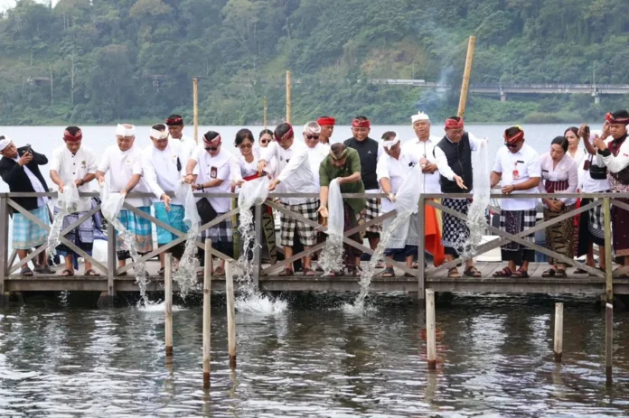 Penebaran Benih Ikan