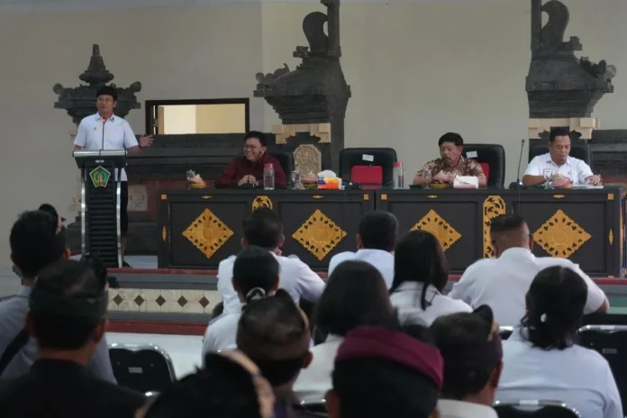 1 keluarga 1 sarjana