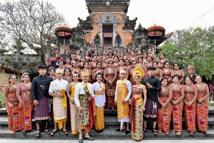 Busana Adat Tabanan