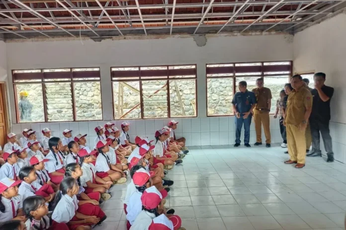 revitalisasi sekolah